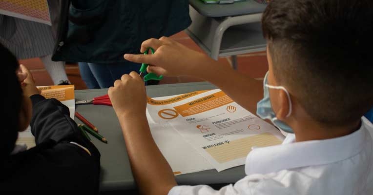 Cartilla “Derechos a la mano”